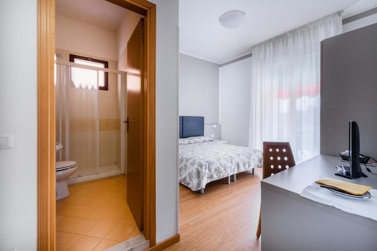 Hotel Del Corso ビビオーネ エクステリア 写真